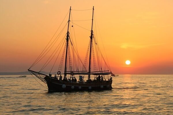 Sunset Dhow Cruise – Muscat